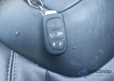 2015 Jeep Cherokee Latitude из США, поврежденный, VIN 1C4PJMCS1FW593485